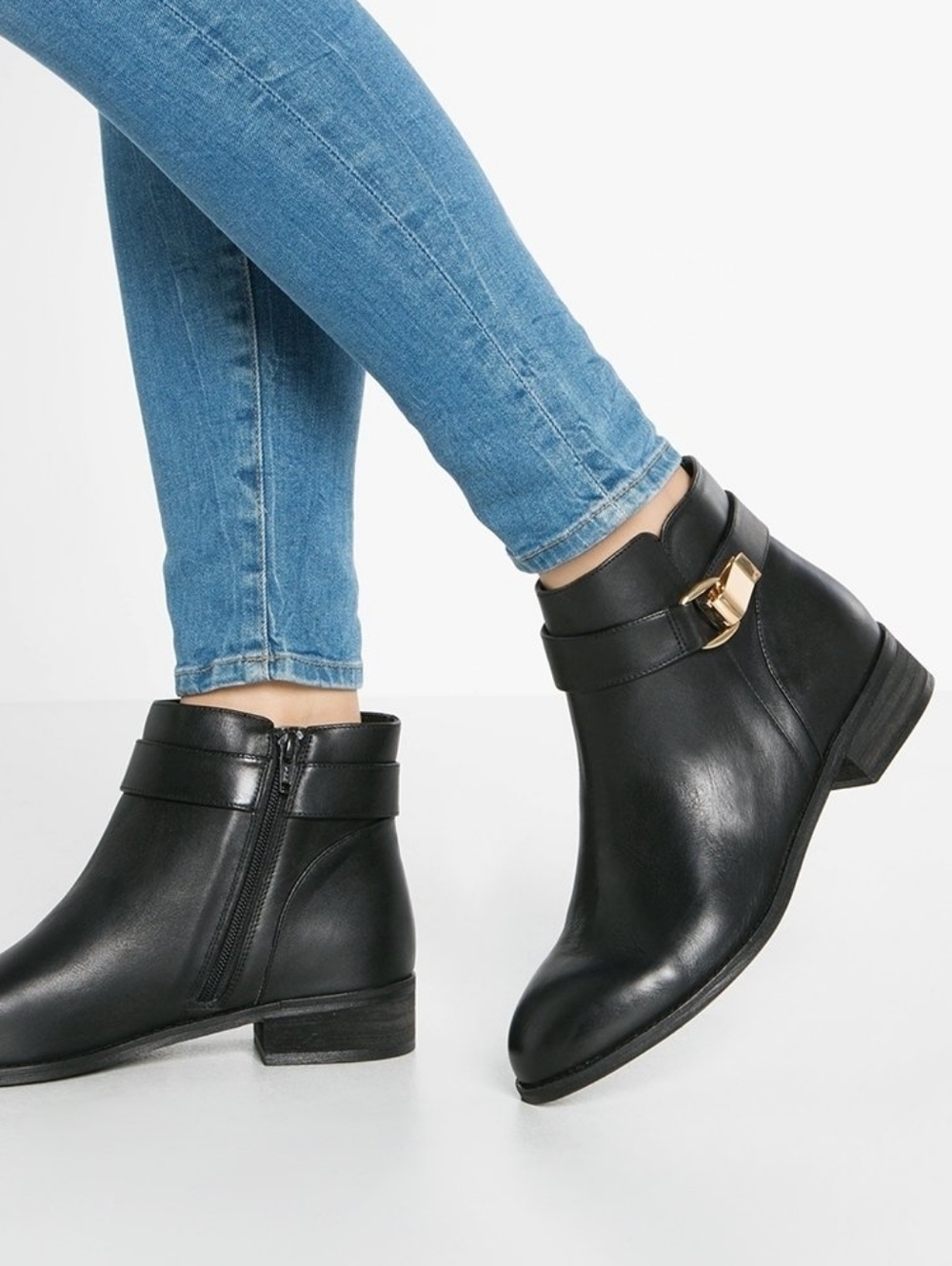 Vintage Buffalo London Chelse Ankle Booties Black Leather size EU 36 (US 6)
